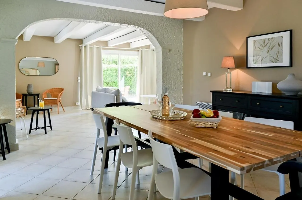 Residence La Menado كافالير سور مير فرنسا